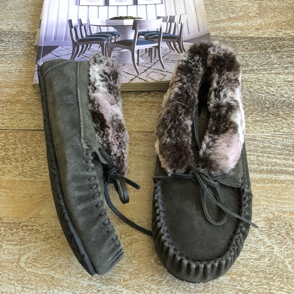 Minnetonka Suede Jackie Slipper - Picture 2 of 4